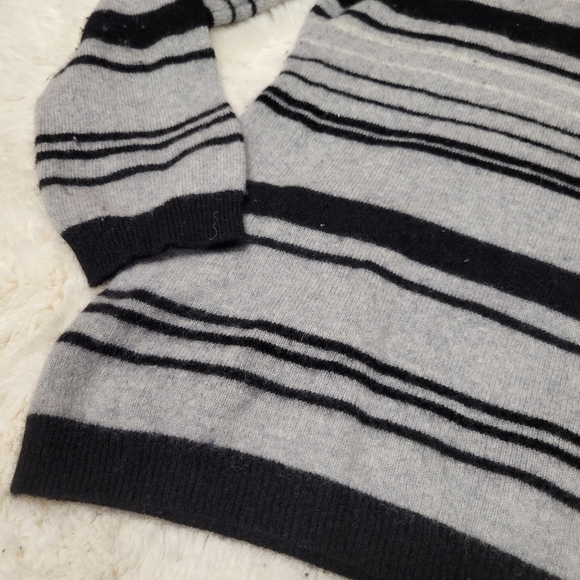 Charter Club 100% Cashmere Pullover Sweater Striped Crewneck Black Grey Size XL - Picture 2 of 5
